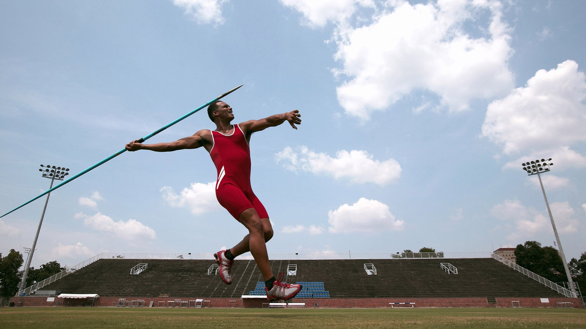 Ward 速度快如闪电，难以阻挡，形容速度快如闪电的成语